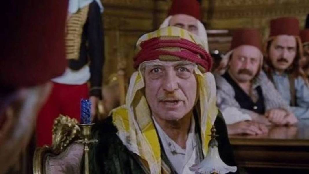 Film çekimlerinde deveden düşerek hayatını kaybetmişti: Kızı da babası kadar ünlüymüş! Binbir Gece dizisinde rol aldı 19